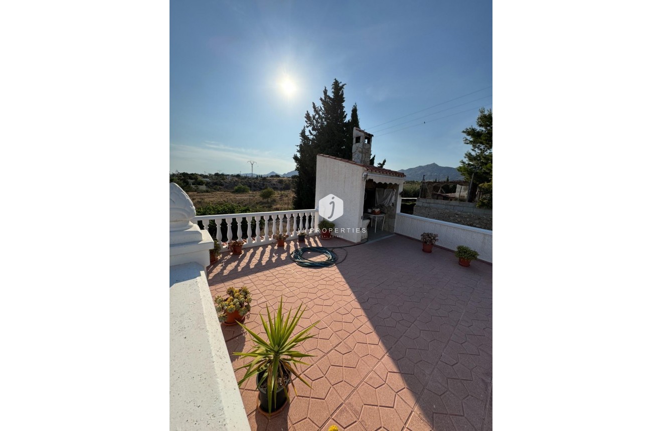 D'occasion - Villa -
Albatera - Partida Lomas