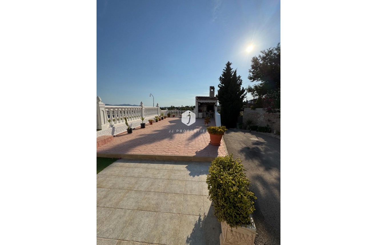 D'occasion - Villa -
Albatera - Partida Lomas