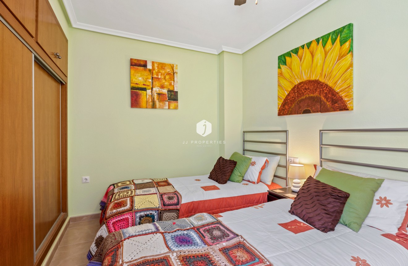 Aus zweiter Hand - Chalet -
San Miguel de Salinas - Inland
