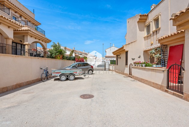 Aus zweiter Hand - Chalet -
San Miguel de Salinas - Inland