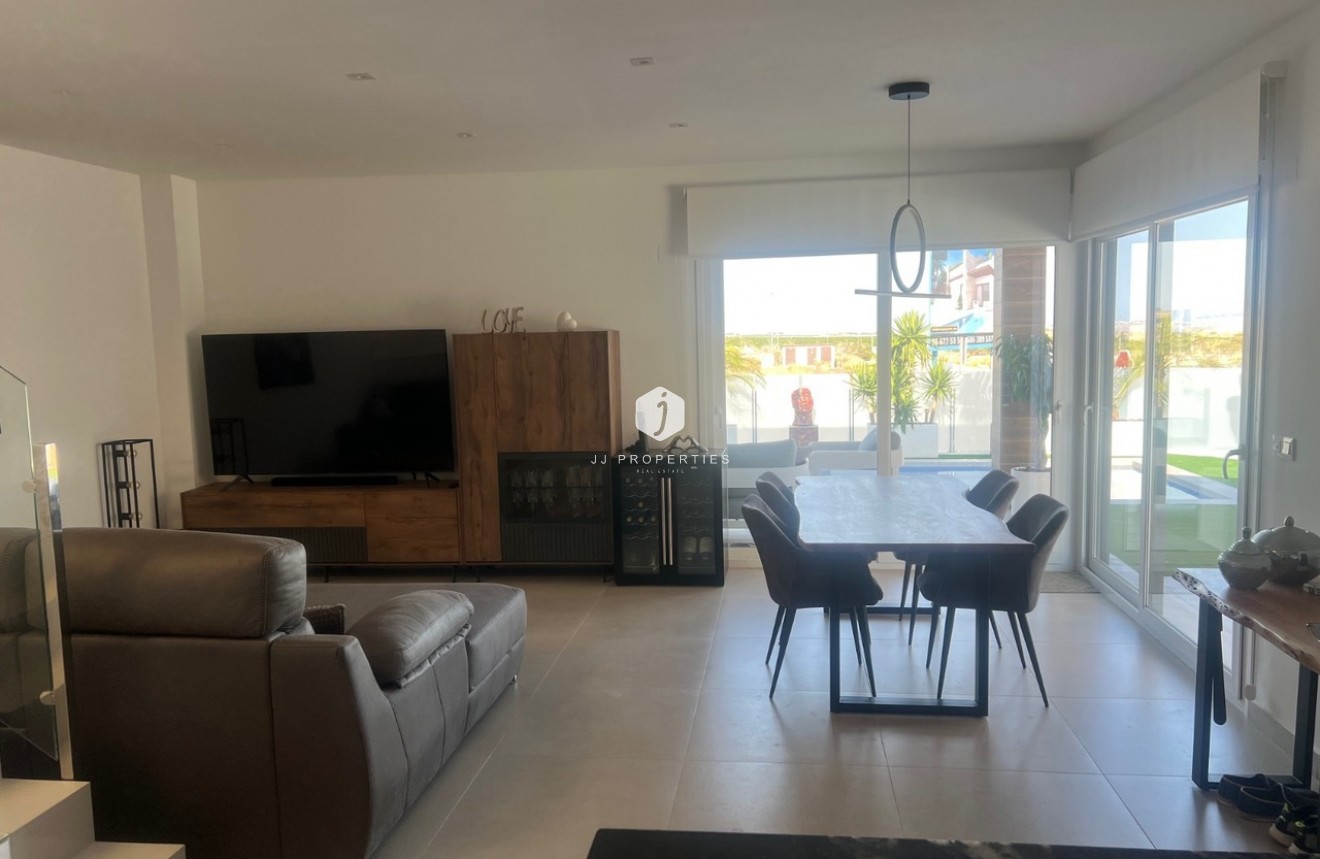 Segunda mano - Villa -
Los Montesinos - Costa Blanca