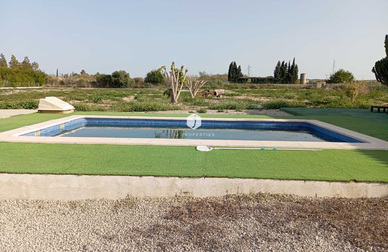 Z drugiej ręki - Villa -
San Miguel de Salinas - Inland