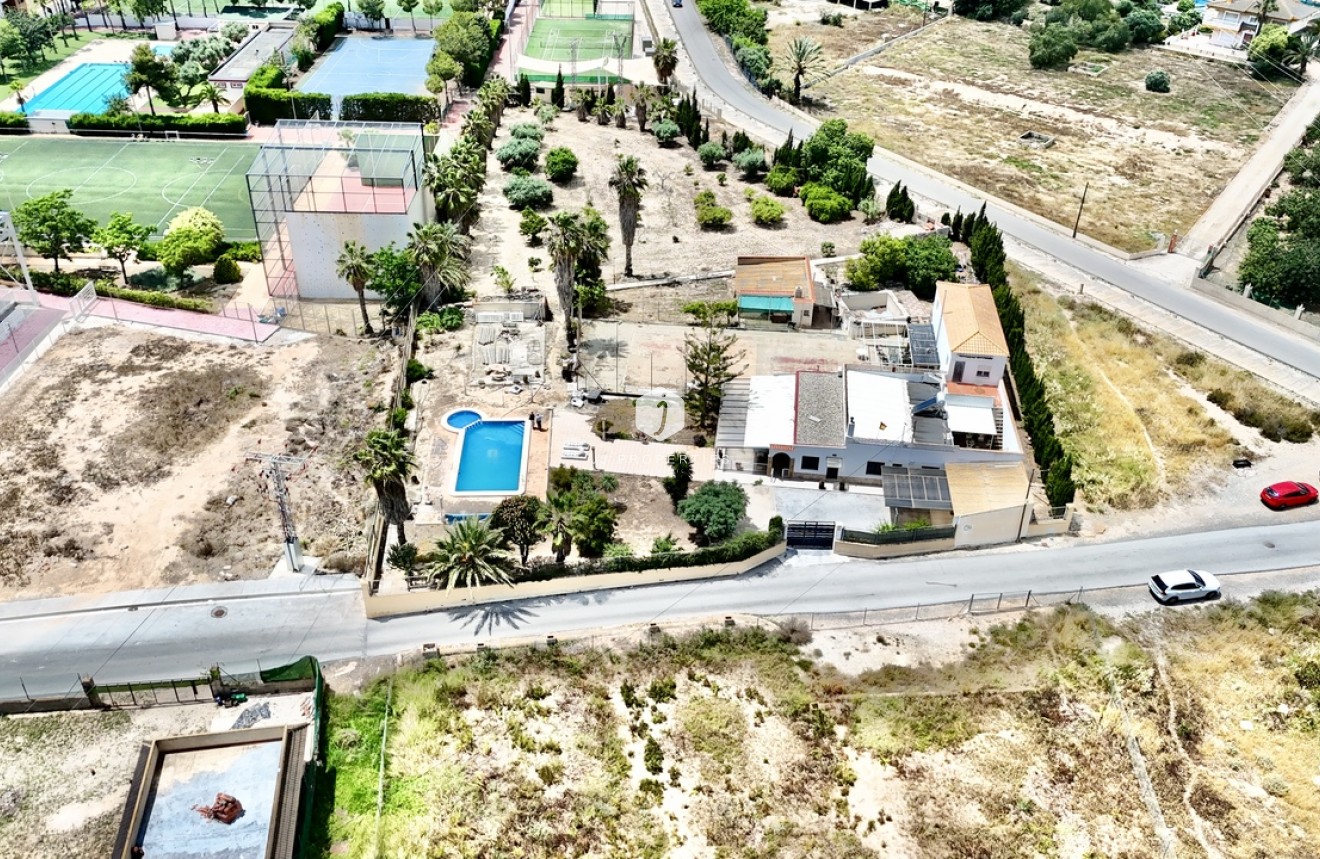 Segunda mano - Casa de campo -
Los Montesinos - Costa Blanca