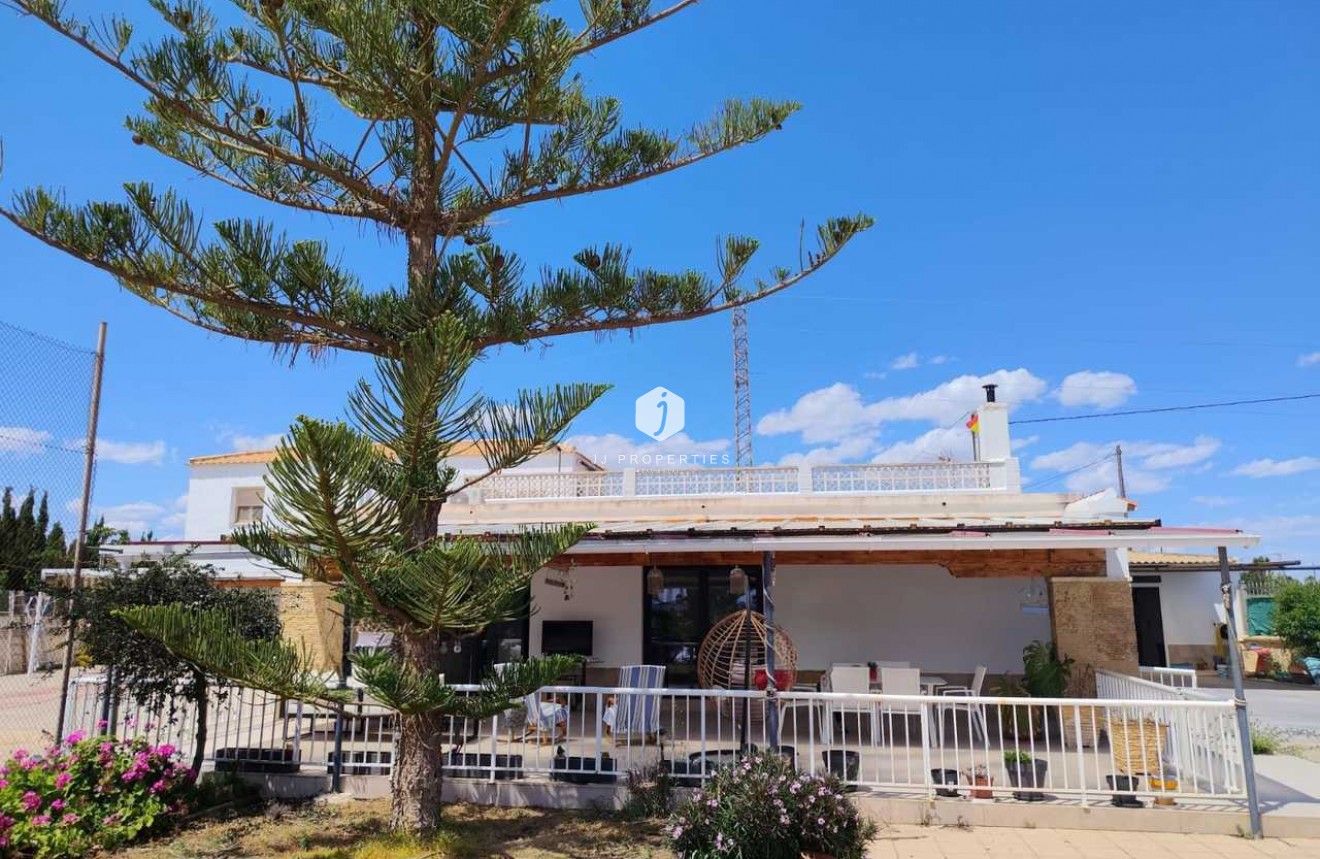 Segunda mano - Casa de campo -
Los Montesinos - Costa Blanca