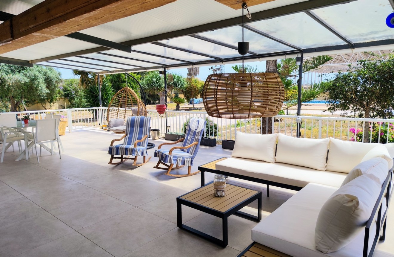 Segunda mano - Casa de campo -
Los Montesinos - Costa Blanca