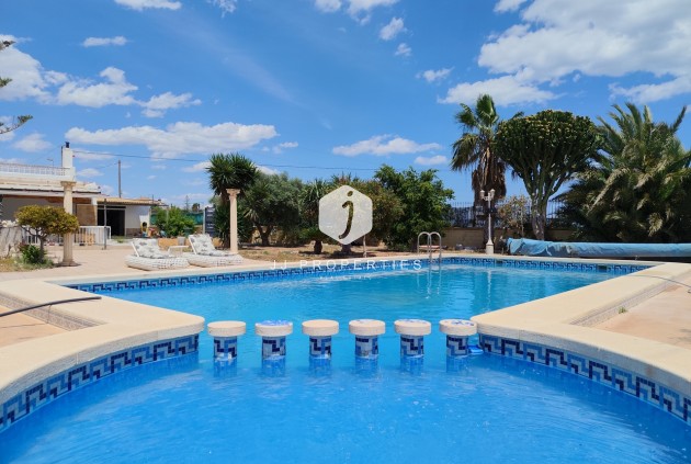 Segunda mano - Casa de campo -
Los Montesinos - Costa Blanca