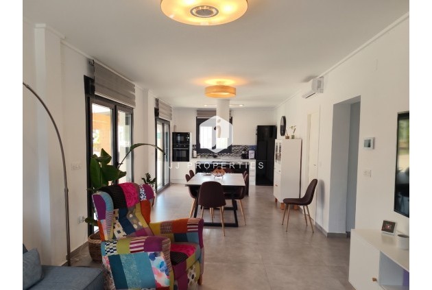 Segunda mano - Casa de campo -
Los Montesinos - Costa Blanca
