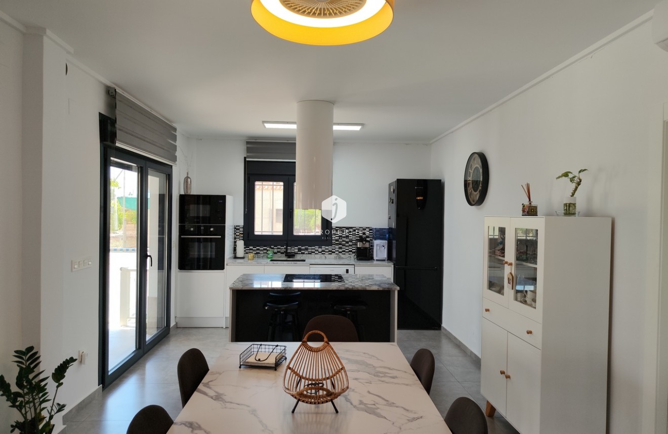Segunda mano - Casa de campo -
Los Montesinos - Costa Blanca