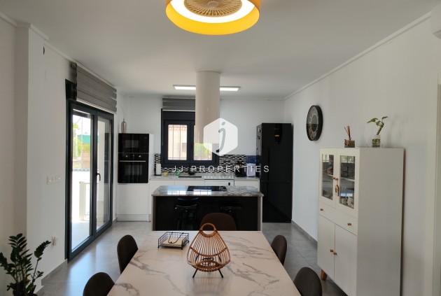 Segunda mano - Casa de campo -
Los Montesinos - Costa Blanca