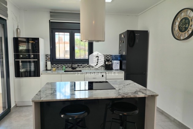 Segunda mano - Casa de campo -
Los Montesinos - Costa Blanca