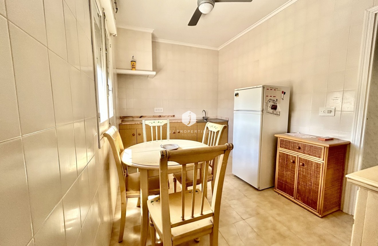 Segunda mano - Casa de campo -
Los Montesinos - Costa Blanca