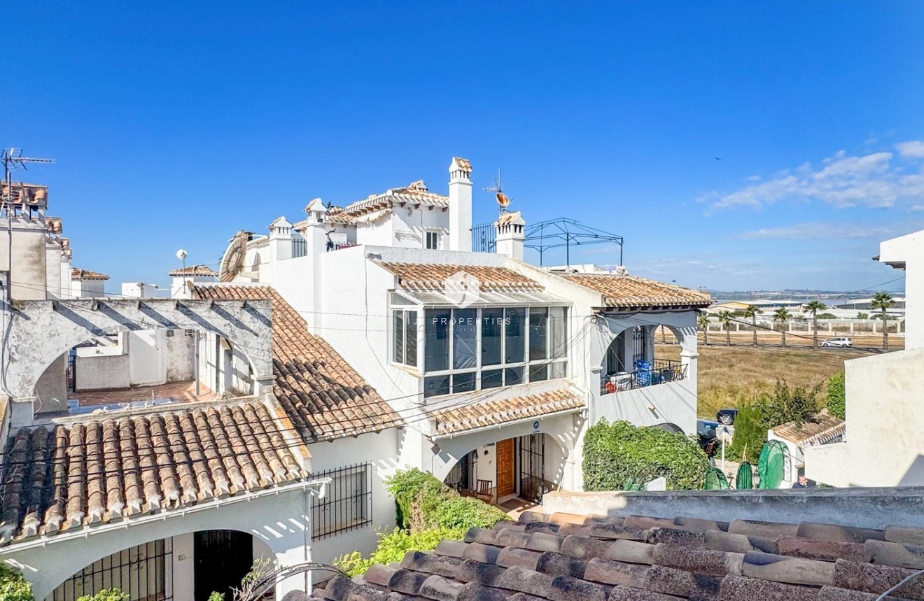 Resale - Bungalow -
Torrevieja - Costa Blanca