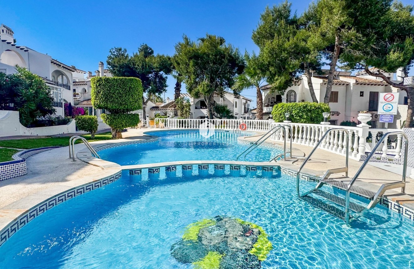 Resale - Bungalow -
Torrevieja - Costa Blanca
