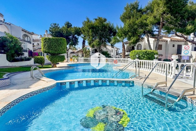 Resale - Bungalow -
Torrevieja - Costa Blanca