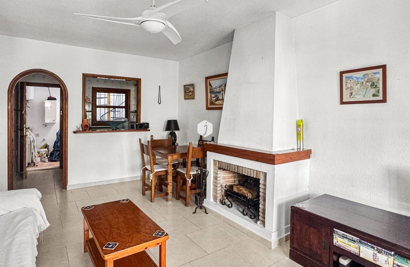 Resale - Bungalow -
Torrevieja - Costa Blanca