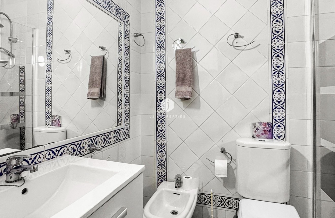 Resale - Bungalow -
Torrevieja - Costa Blanca