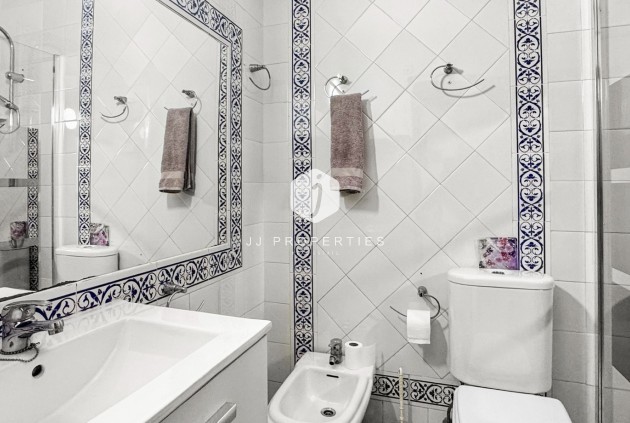 Resale - Bungalow -
Torrevieja - Costa Blanca