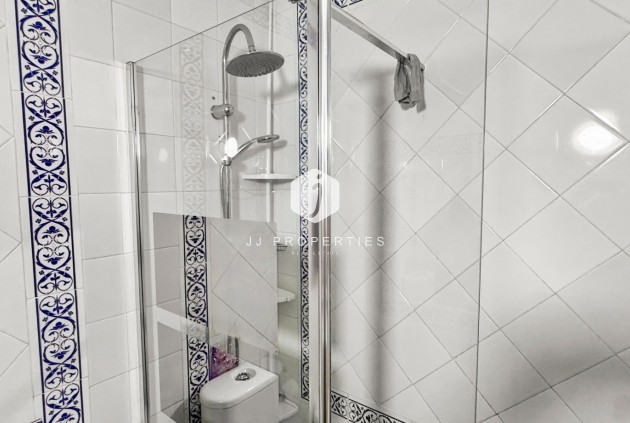 Resale - Bungalow -
Torrevieja - Costa Blanca