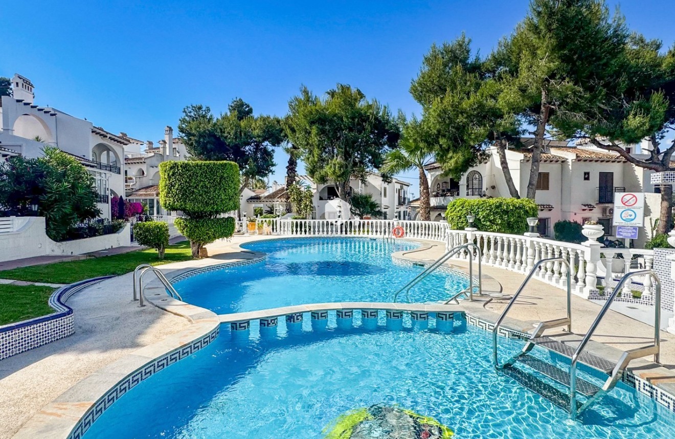 Resale - Bungalow -
Torrevieja - Costa Blanca