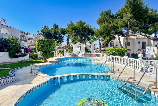Resale - Bungalow -
Torrevieja - Costa Blanca