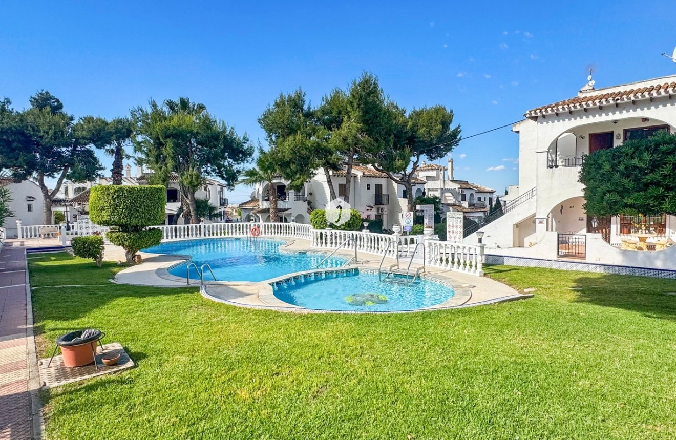 Resale - Bungalow -
Torrevieja - Costa Blanca