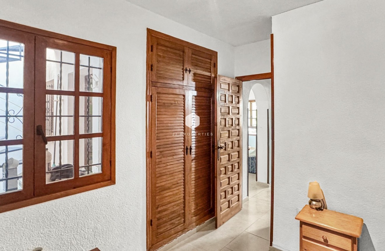 Resale - Bungalow -
Torrevieja - Costa Blanca