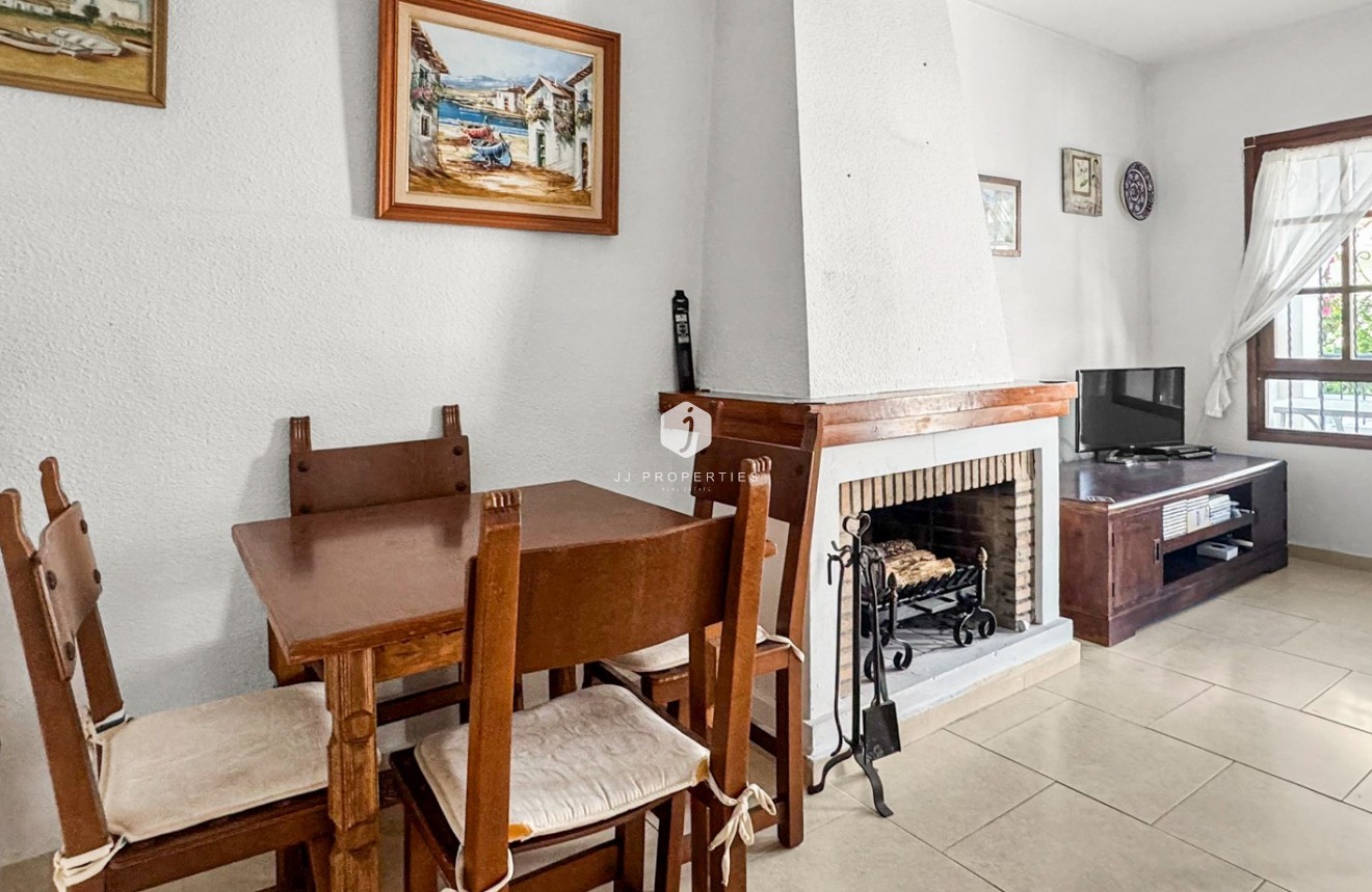 Resale - Bungalow -
Torrevieja - Costa Blanca