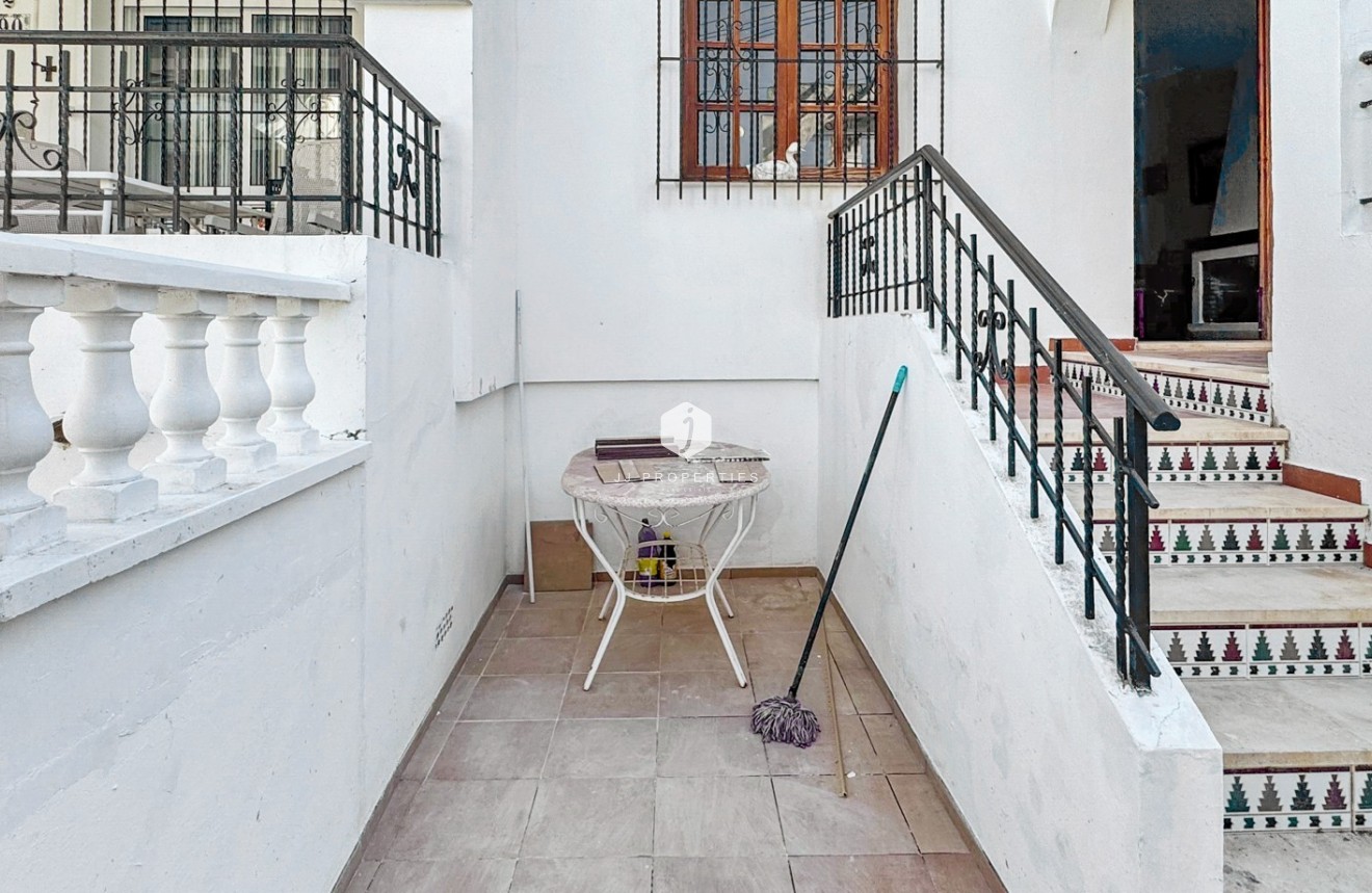 Resale - Bungalow -
Torrevieja - Costa Blanca