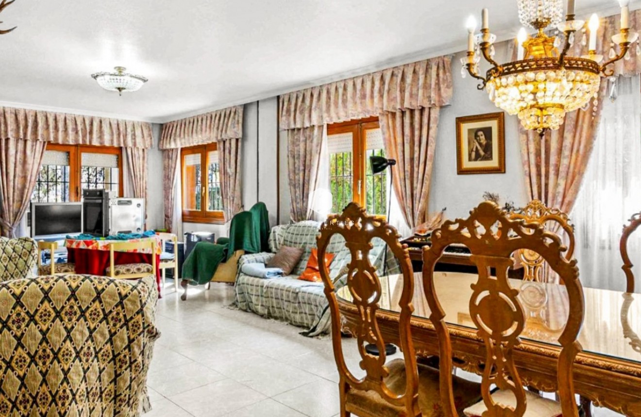 Aus zweiter Hand - Villa -
Torrevieja - Costa Blanca