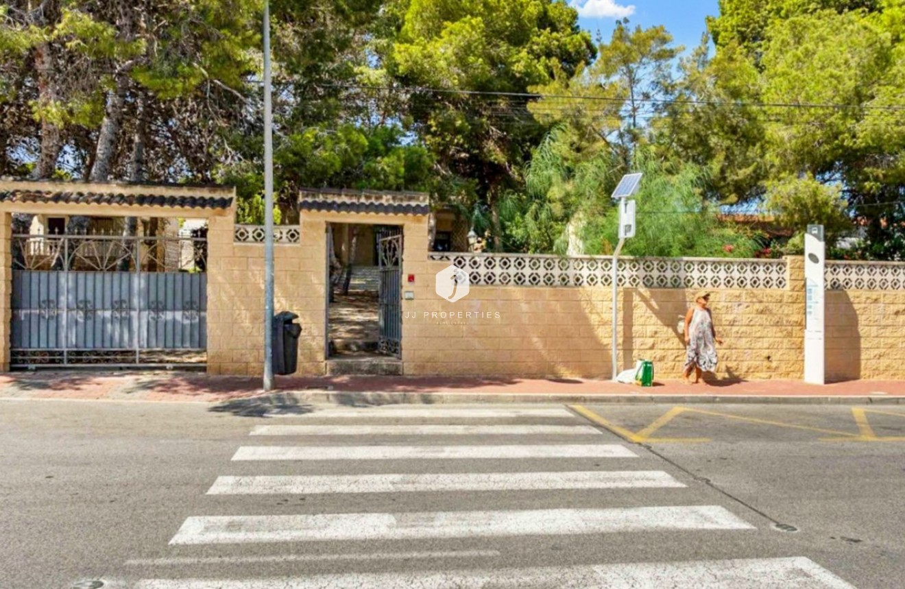 Aus zweiter Hand - Villa -
Torrevieja - Costa Blanca