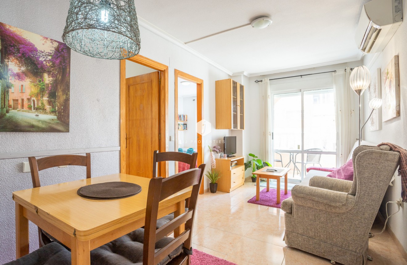 Z drugiej ręki - Mieszkanie w bloku -
Torrevieja - Costa Blanca