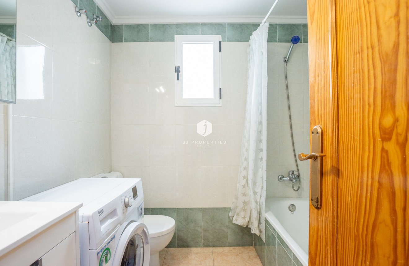 Z drugiej ręki - Mieszkanie w bloku -
Torrevieja - Costa Blanca