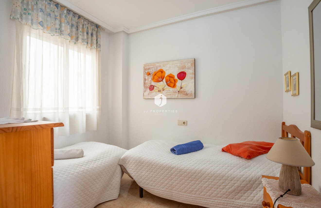 Z drugiej ręki - Mieszkanie w bloku -
Torrevieja - Costa Blanca