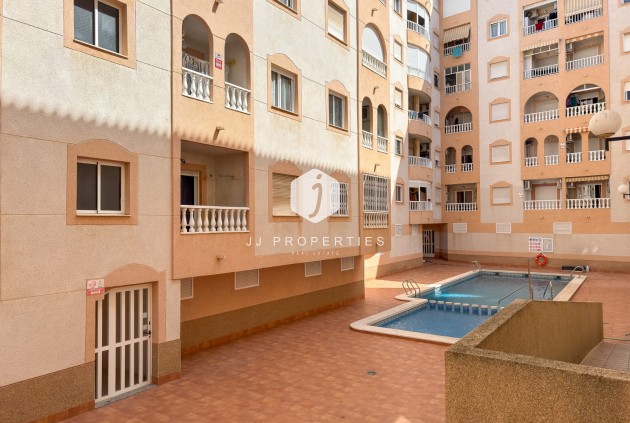 Z drugiej ręki - Mieszkanie w bloku -
Torrevieja - Costa Blanca