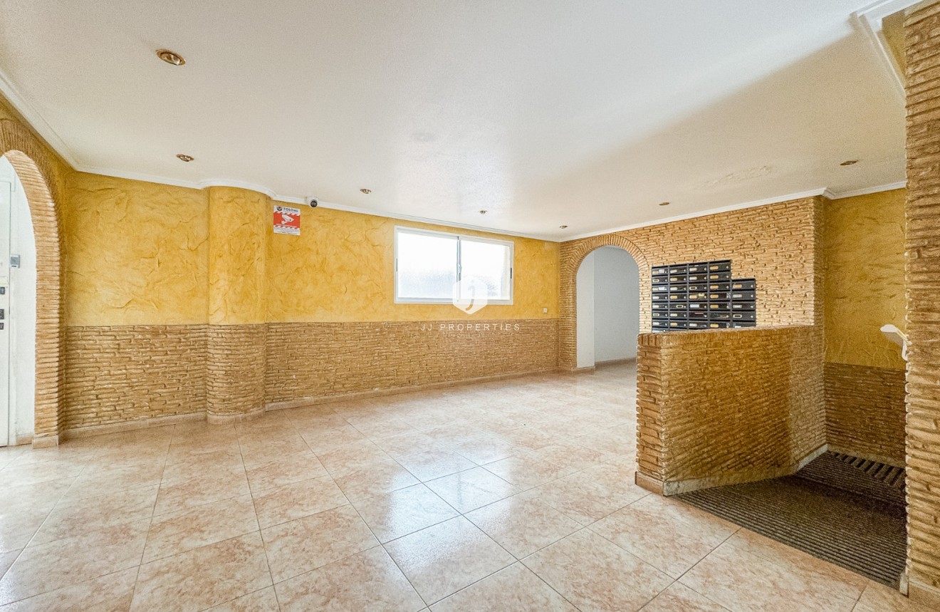 Z drugiej ręki - Mieszkanie w bloku -
Torrevieja - Costa Blanca
