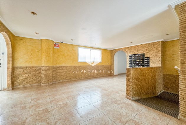 Z drugiej ręki - Mieszkanie w bloku -
Torrevieja - Costa Blanca