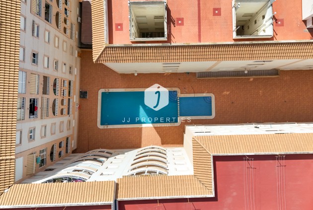 Z drugiej ręki - Mieszkanie w bloku -
Torrevieja - Costa Blanca