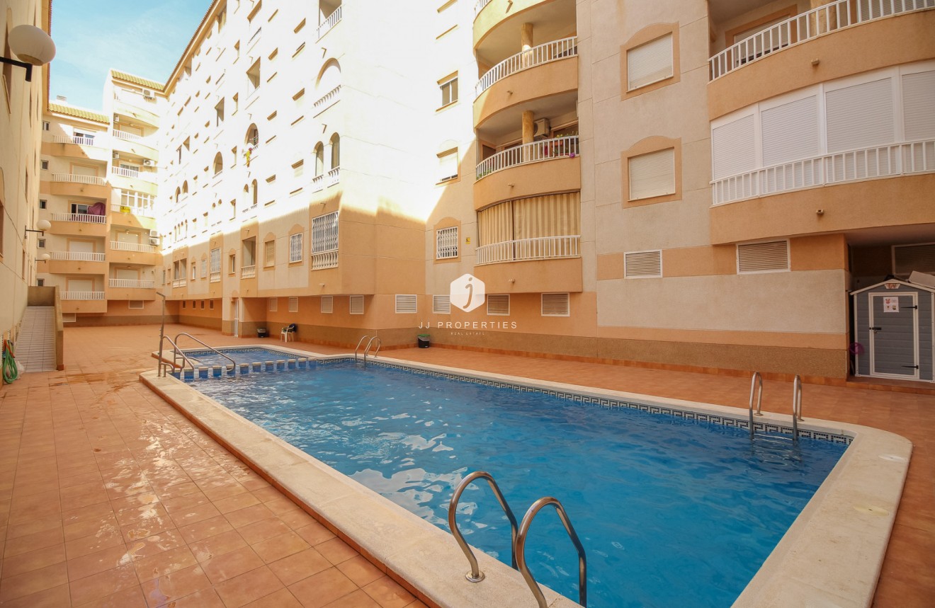 Z drugiej ręki - Mieszkanie w bloku -
Torrevieja - Costa Blanca