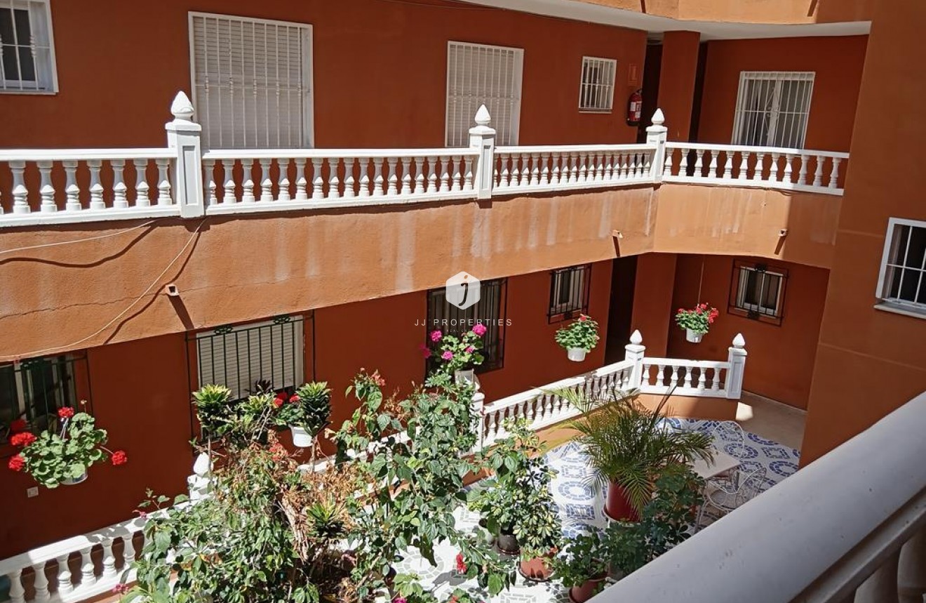 D'occasion - Appartement -
Torrevieja - El molino