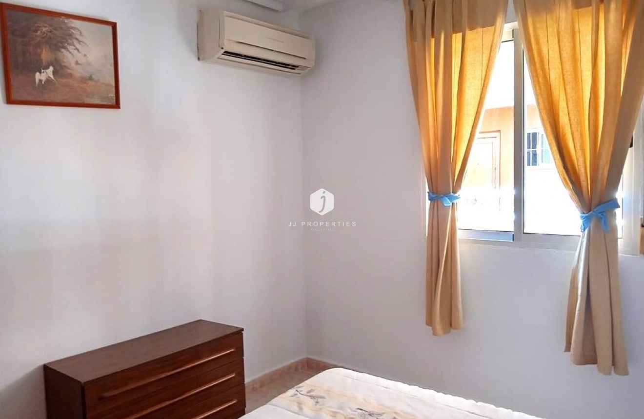 D'occasion - Appartement -
Torrevieja - El molino