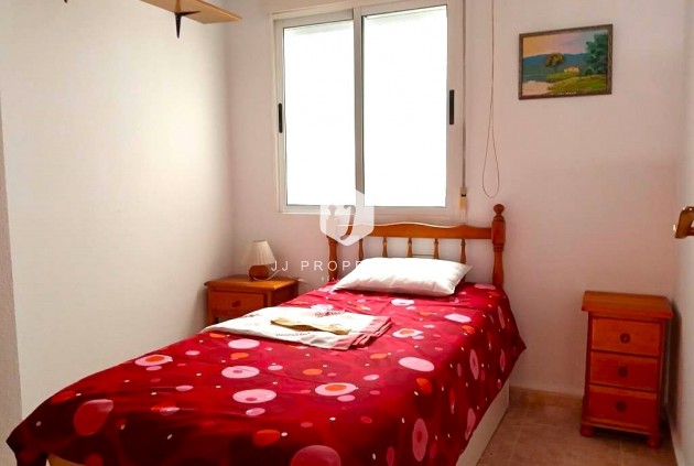 D'occasion - Appartement -
Torrevieja - El molino