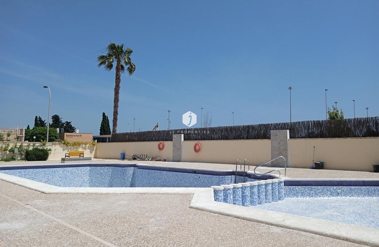 Z drugiej ręki - Dupleks -
Torrevieja - Carrefour