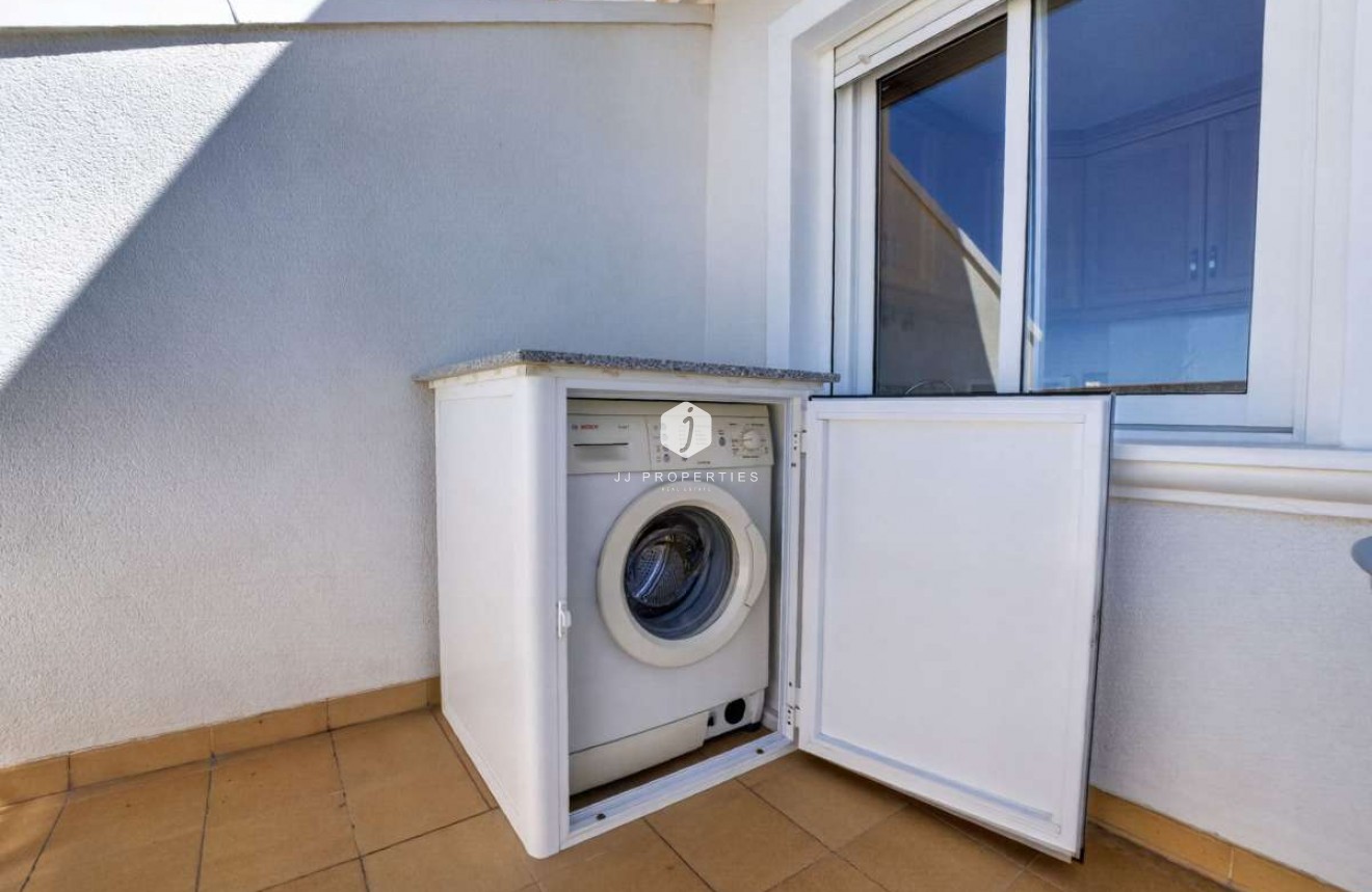 Z drugiej ręki - Mieszkanie w bloku -
Torrevieja - Costa Blanca