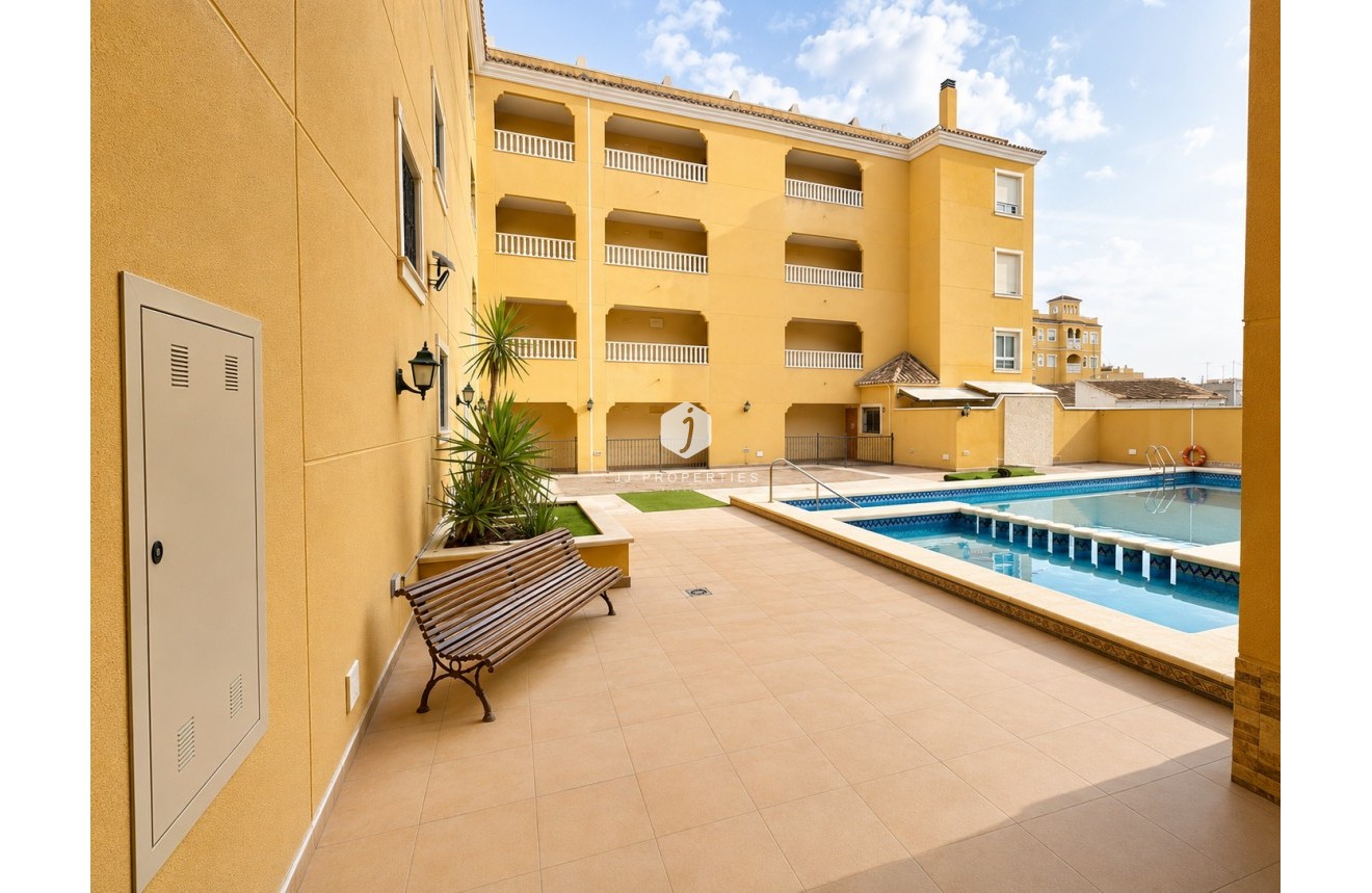 Tweedehands - Appartement / flat -
Almoradí - Inland