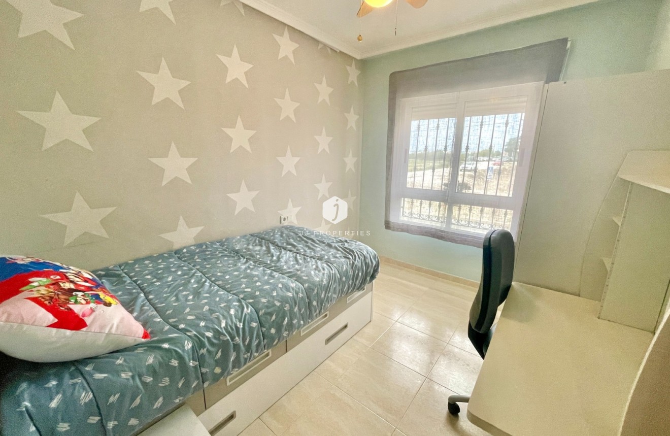 Tweedehands - Appartement / flat -
Almoradí - Inland