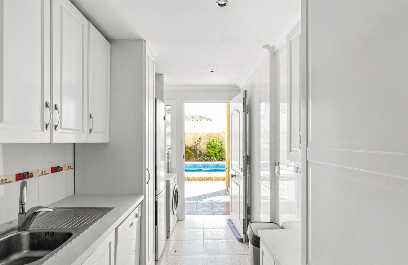 Resale - Apartment / flat -
Orihuela Costa - Costa Blanca