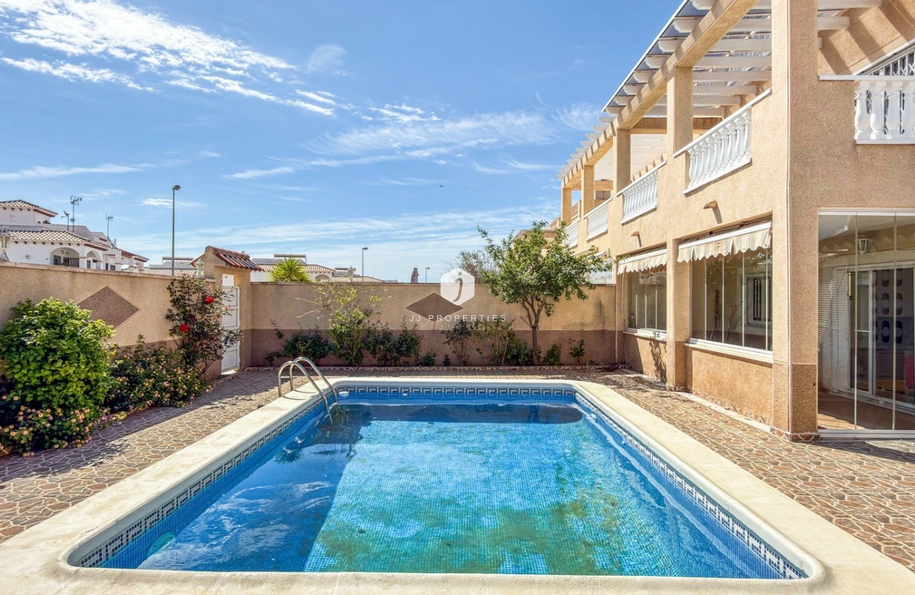 Resale - Apartment / flat -
Orihuela Costa - Costa Blanca