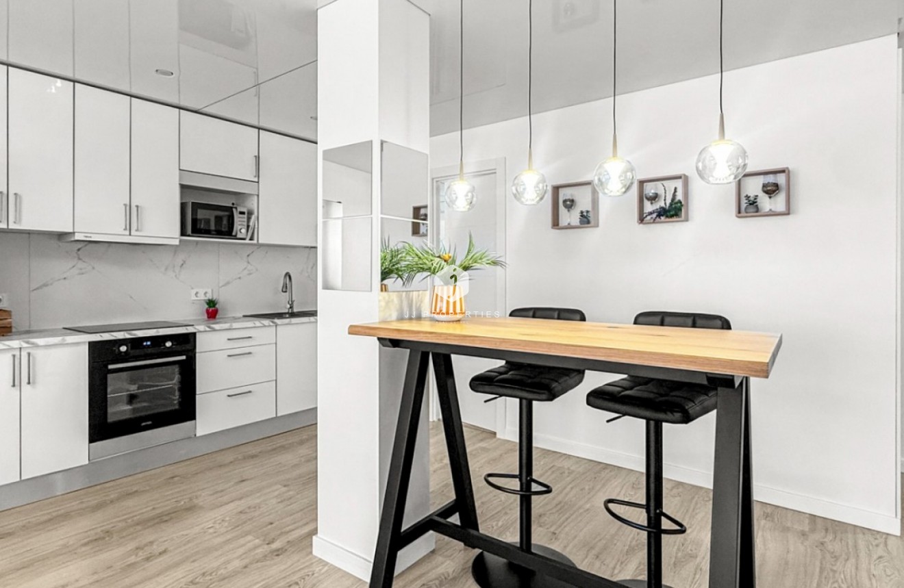 Tweedehands - Appartement / flat -
Torrevieja - Costa Blanca