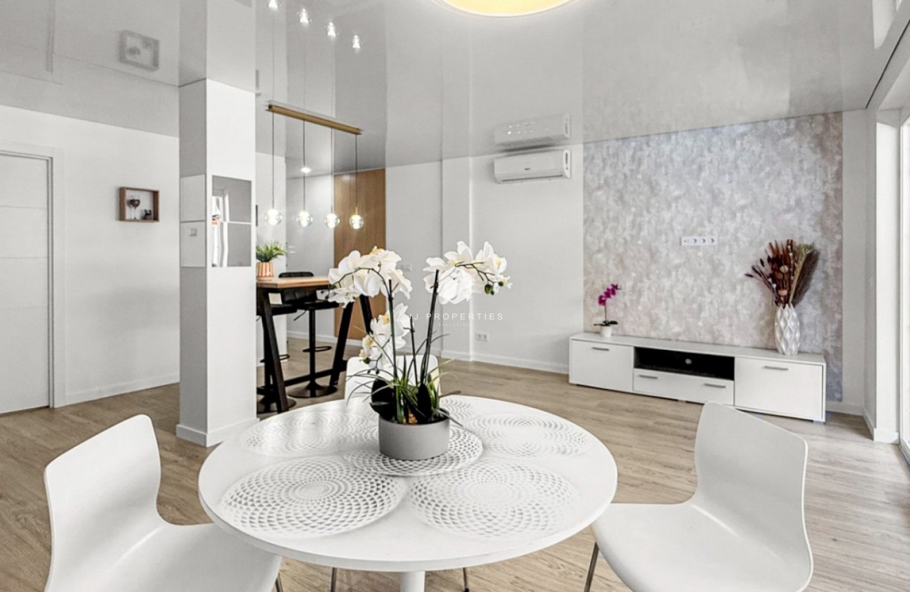 Tweedehands - Appartement / flat -
Torrevieja - Costa Blanca