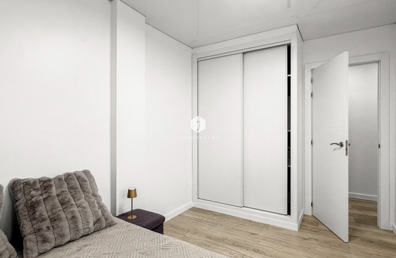 Tweedehands - Appartement / flat -
Torrevieja - Costa Blanca